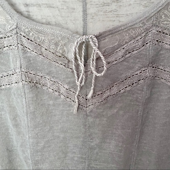 Women’s Shirt with lace shoulder and front - XL - Picture 2 of 8